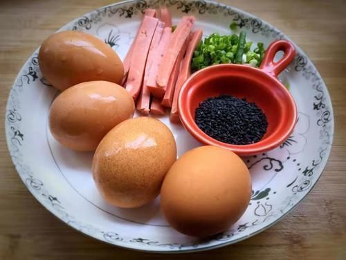 一日三餐|秋天,我家儿子超爱吃这早餐,一日三餐基本吃不了多少,一口一卷,几分钟上桌
