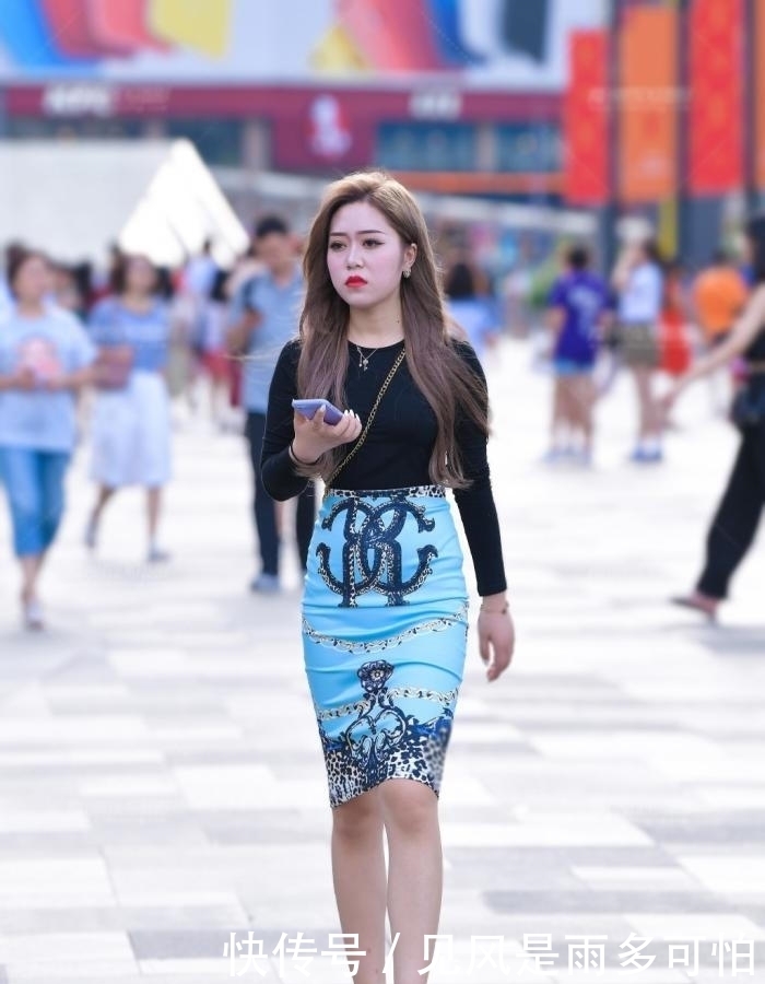 小姐姐这身包臀裙,美到骨子里