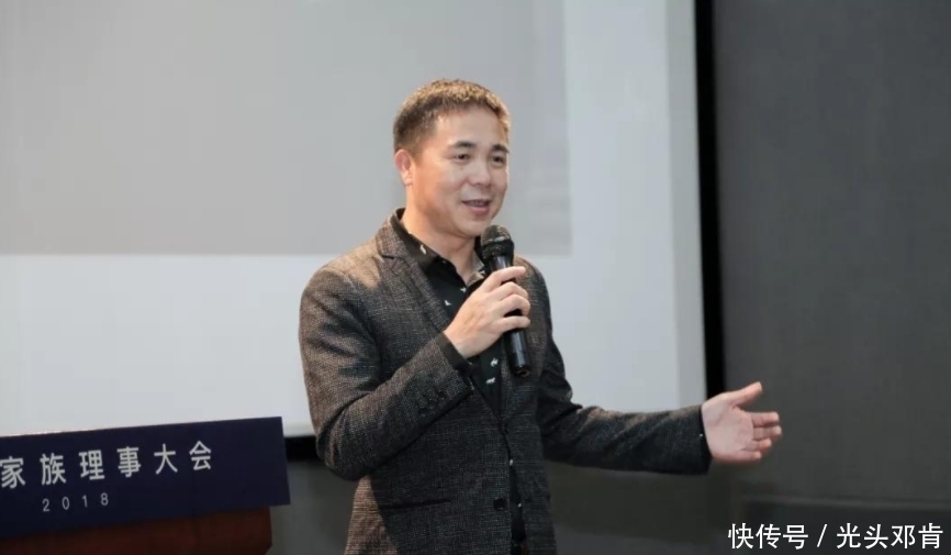 比海澜之家更牛的民族服装品牌,如今负债30亿,关闭千家门店!