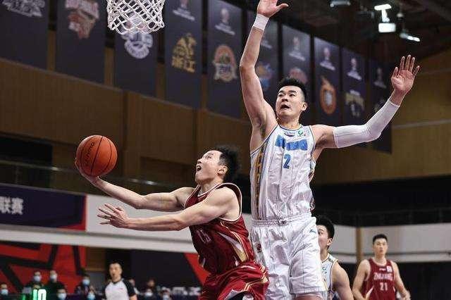 雅尼斯|雅尼斯雪上加霜,首钢输球又曝坏消息,林书豪无奈,秦晓雯麻烦