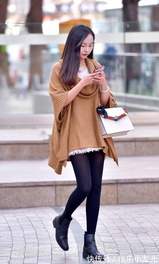 穿搭 打底裤的穿着气质脱俗充满别致感,减龄效果更加明显
