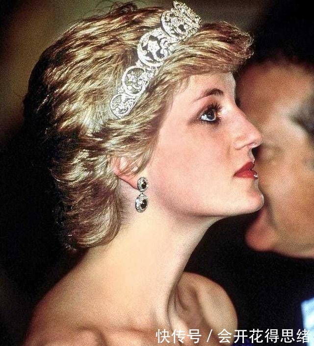 项链 戴妃有多时髦一条项链戴出几种风格穿搭,堪称殿堂级的时髦精!