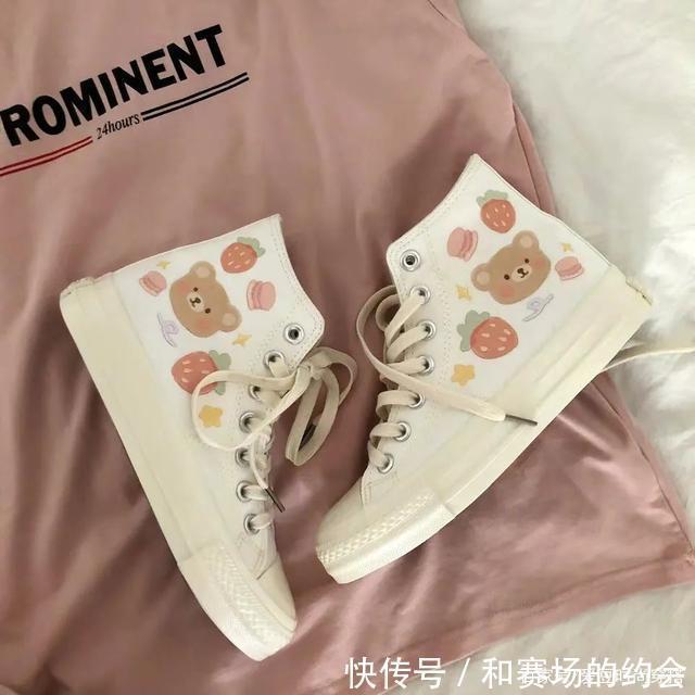 帆布鞋|你的鞋子该换了!今夏流行穿帆布鞋,百搭又平价