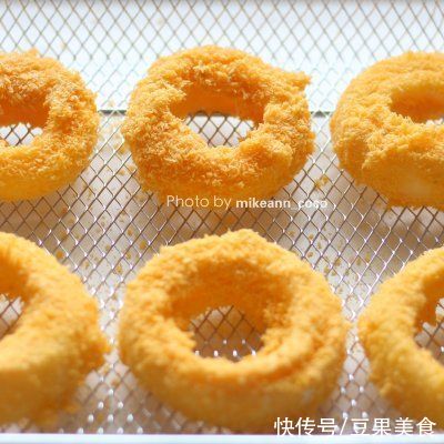 爆浆|#巨下饭的家常菜#金黄酥脆，会爆浆洋葱圈