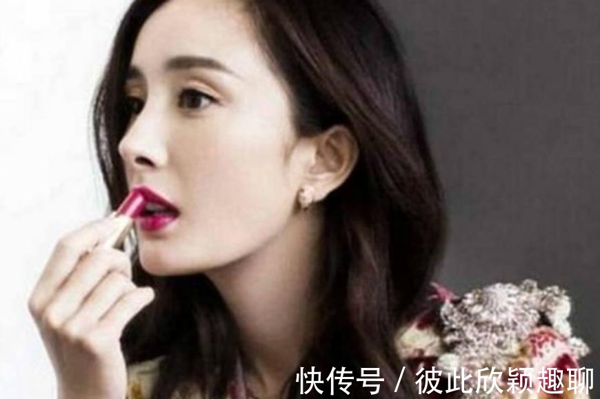 唇部|涂口红的危害:唇色变深只是其一,看完很多人都惊讶了