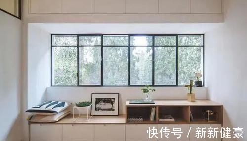 空间|窗边这样设计，一边悬空书桌做书房，另一边卡座做休闲区，省30平