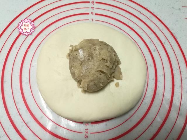 油皮|薄薄的皮儿脆脆的壳儿,一捏就碎一碰就掉渣,这个烧饼真香