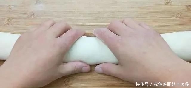 这个“饼”3天不吃就想的慌,金黄酥脆,又香又解馋,做法超简单