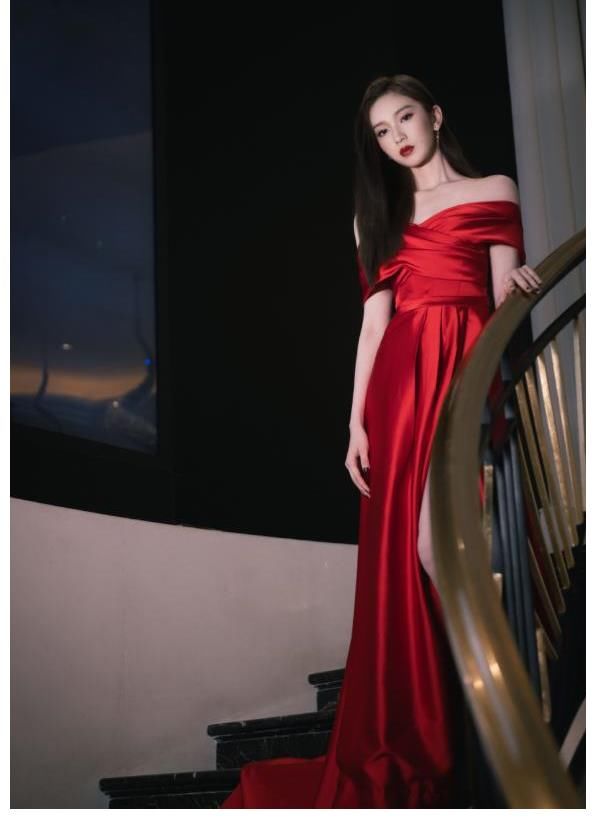 明艷動人|劉令姿路透生圖曝光，穿短裝清新自然，“芭比腰”像上帝親手捏