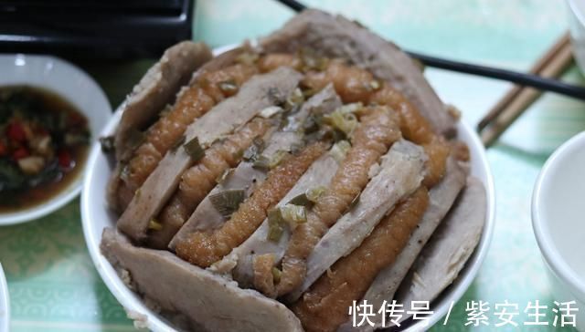 晒晒我家年夜饭,300块钱做了6菜1汤,8个人吃得开开心心