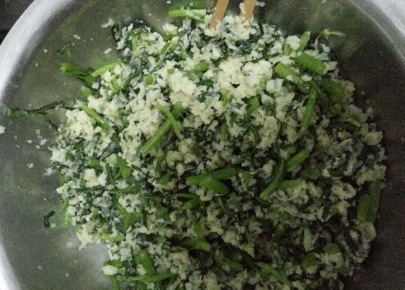 茼蒿|失眠要常吃这菜，它是天然“安眠药”，三天两头吃一次，睡得香