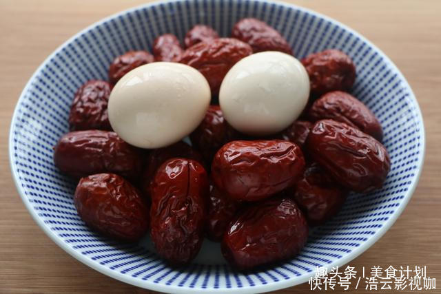 美容|红枣加2个鸡蛋,不用烤箱不油炸,美容又养颜,女人孩子要多吃