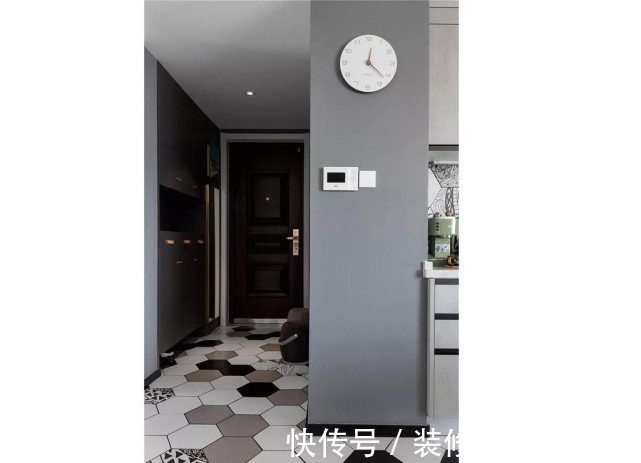 马桶处|136平现代三居室,在黑白灰中加入孔雀绿色点缀确实漂亮