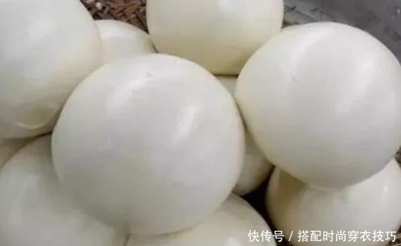 馒头|蒸馒头时，用一瓶“饮料”代替酵母，馒头又白又软，越嚼越香！