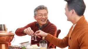  好处|每天喝2两酒的人怎么样了？30度的酒和50度的酒，有什么不同？