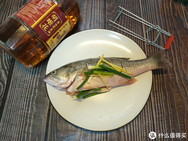 做清蒸鱼,可不是直接上锅蒸那么简单,教你正确做法,又鲜又嫩