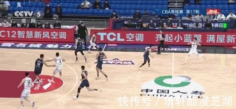 NB疯了!隔扣易建联!这一扣绝对NBA级别……