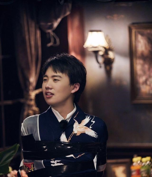 学历低怎么了郭麒麟初中没毕业,三档高智商综艺找他当嘉宾