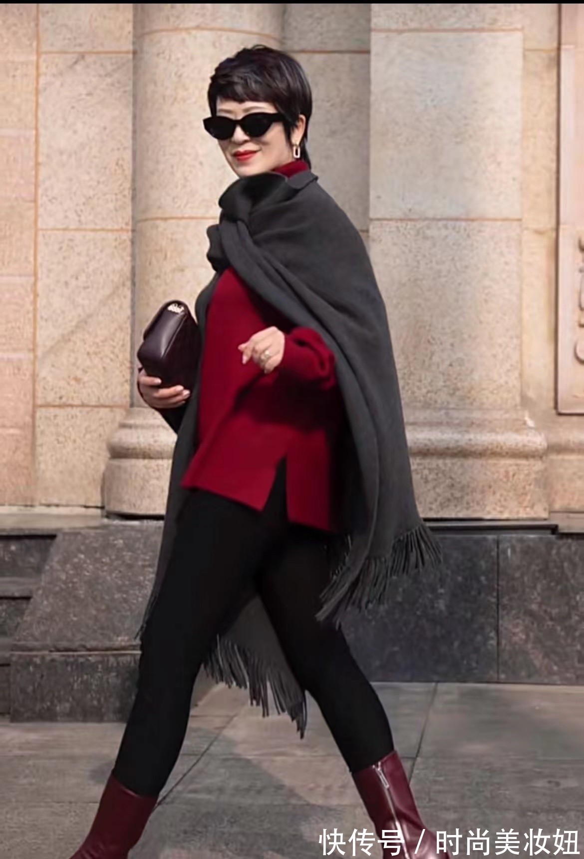 毛衣|60岁的女人越简单越高级,看这位奶奶的穿搭,显得气质又优雅