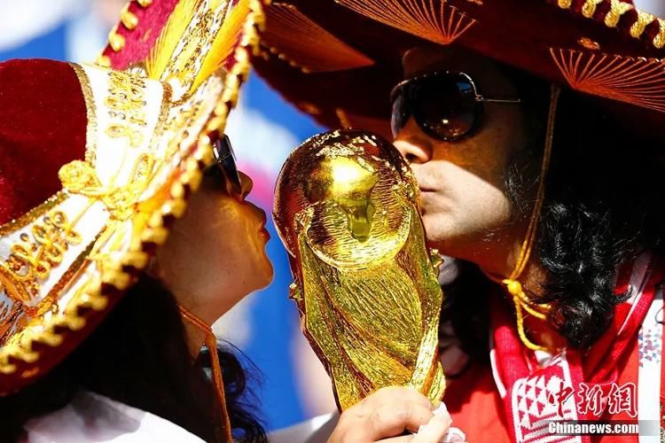 欧足联|他们终于朝世界杯下手了……缺钱的国际足坛，太疯狂！