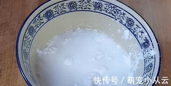 最近我家隔天就吃一次它,不用上锅熬,搅一搅放碗中一蒸,冰凉Q弹