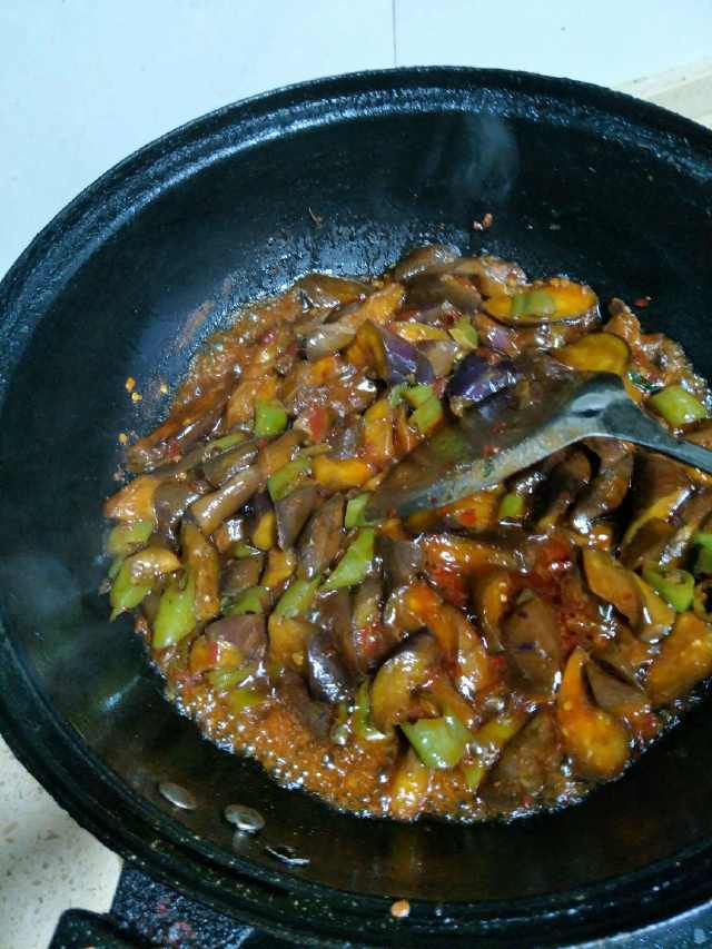 炒茄子|炒茄子该什么时候放油原来我们都错了,难怪做出来那么难吃