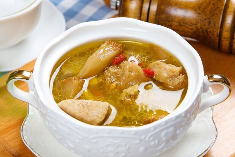 炖鸡汤,记住“4放2不放”技巧,汤汁鲜美鲜亮,鸡肉嫩滑不腥