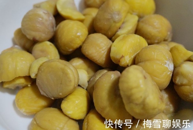 鱿鱼丝|孕阶段,孕妈可以常吃4种“零食”,能预防贫血,促进宝宝发育