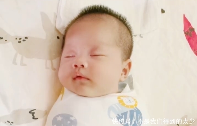 宝宝1岁前有7个“猛涨期”,前两个月更关键,抓住一个娃长更高