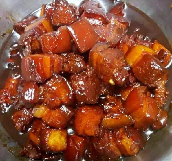 做红烧肉,最忌焯水直接炖,掌握这几个小技巧,肥而不腻入口即化