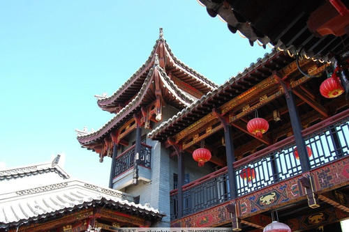 云南“受欢迎”的古镇，耗资32亿开发运营，媲美周庄游客不绝