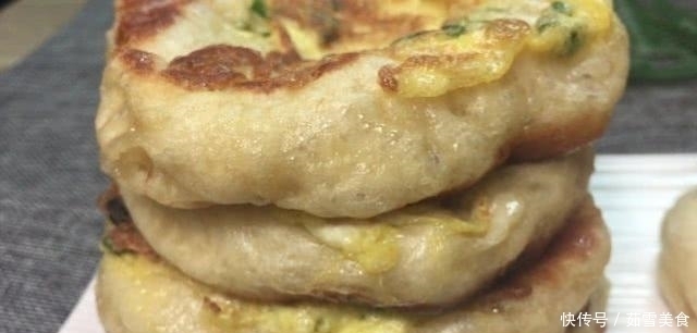 两个鸡蛋,一碗面粉,不用揉面,筷子搅一搅,孩子嚷着还没吃够!