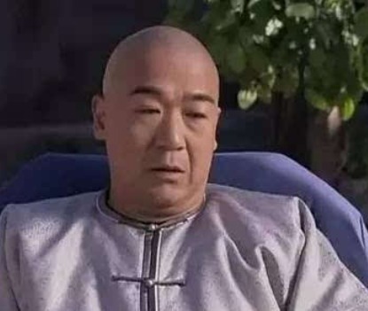 百官|乾隆得幅画让纪晓岚写诗,前两句百官讥笑,不料后两句却众人叫绝