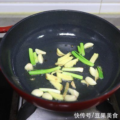 三杯鸡|这道#夏日开胃餐# 台式三杯鸡，我一年四季都想吃