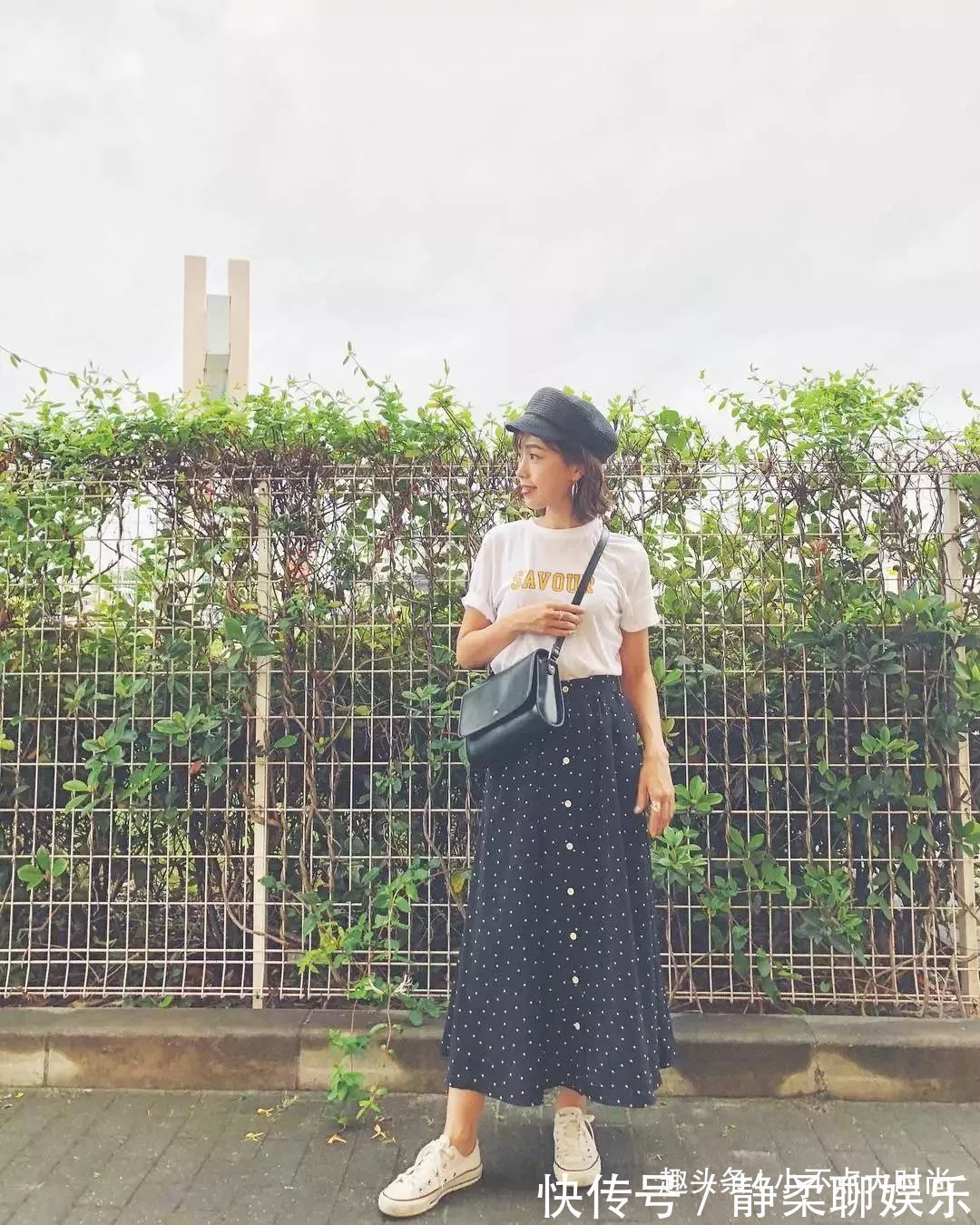 t恤|日本小个子妈妈初秋穿搭真显高！简约又气质，适合所有小个子！