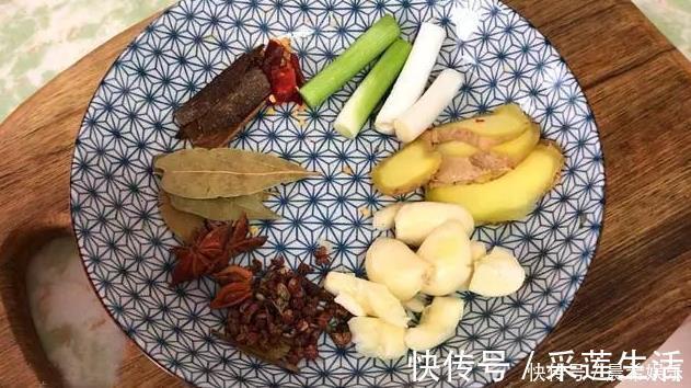 正确做法|炖鸡时,有人直接炖,有人焯水,全不对,教你最正确做法,真香!