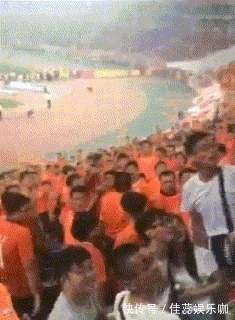 |「搞笑GIF」这是什么情况,知道现在的男孩子为什么不找女生玩了