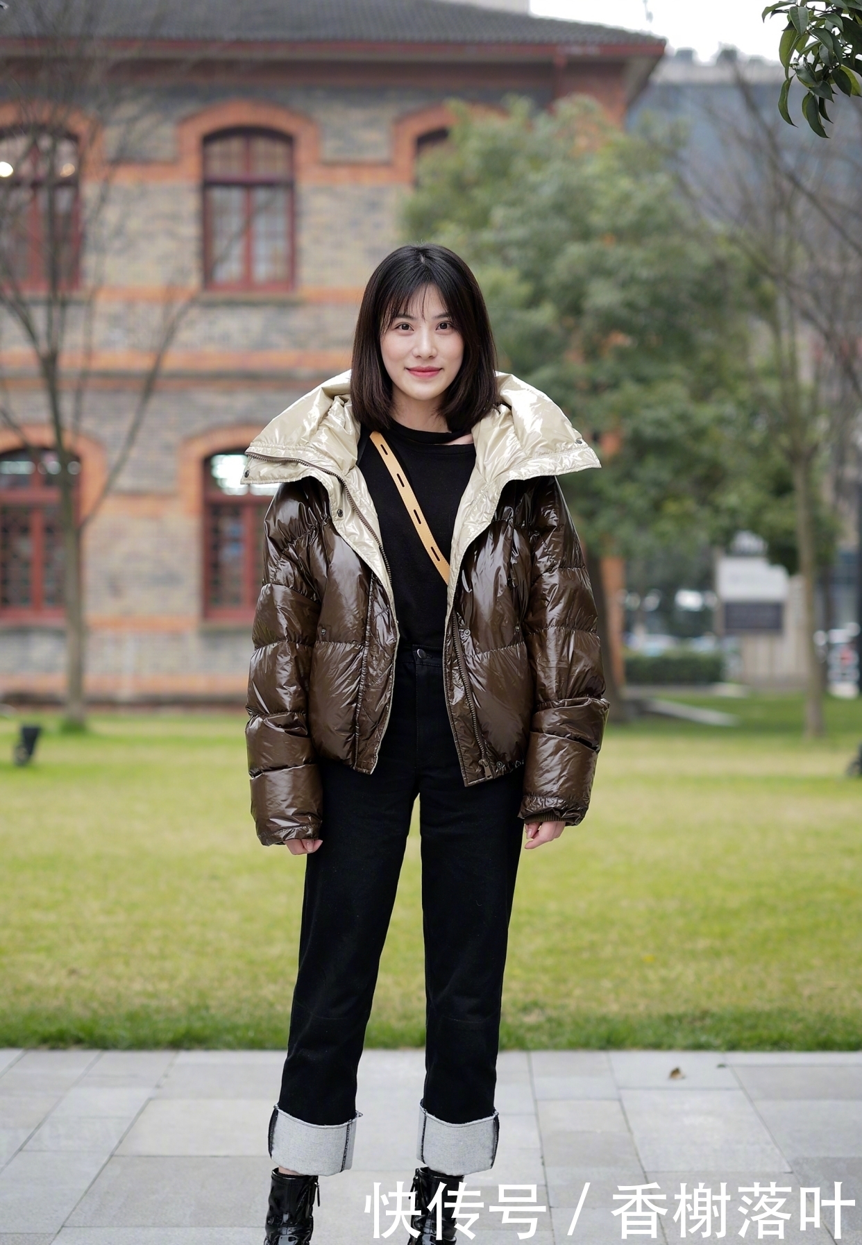  宽松版型|有一种羽绒服，叫“过腰不过膝”，时髦保暖又显高，很适合小个子