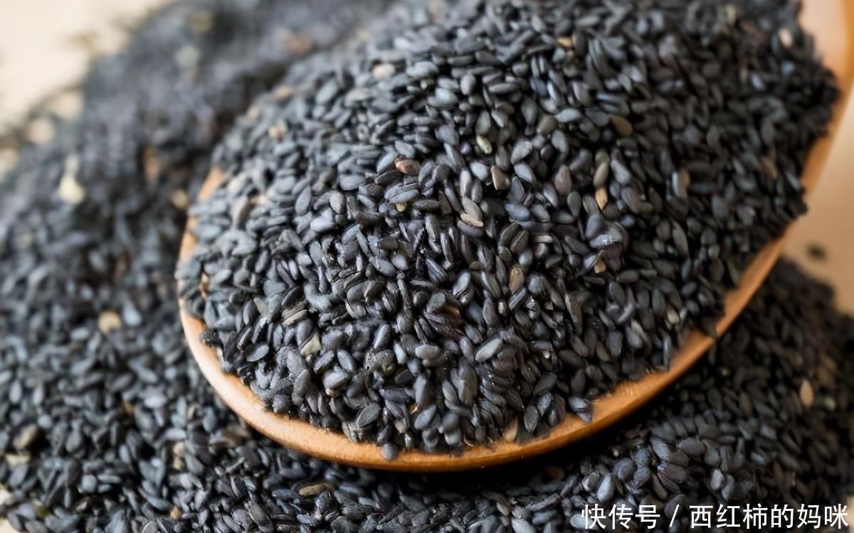 黑芝麻|女性担心自己老太快,可以多吃3种食物,营养丰富、滋润肌肤!