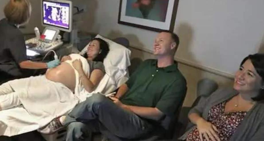 乔比|姐妹俩同一天全都生下双胞胎,亲子鉴定后,四个孩子父亲是同一人