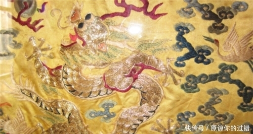 制作龙袍|皇帝龙袍太金贵，一年不洗一次，如何做到不出现异味熏到皇后呢？