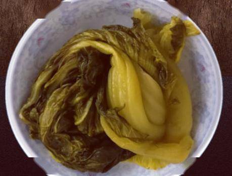 腌酸菜时,有人加开水有人加盐水教你正确做法,一星期就变酸