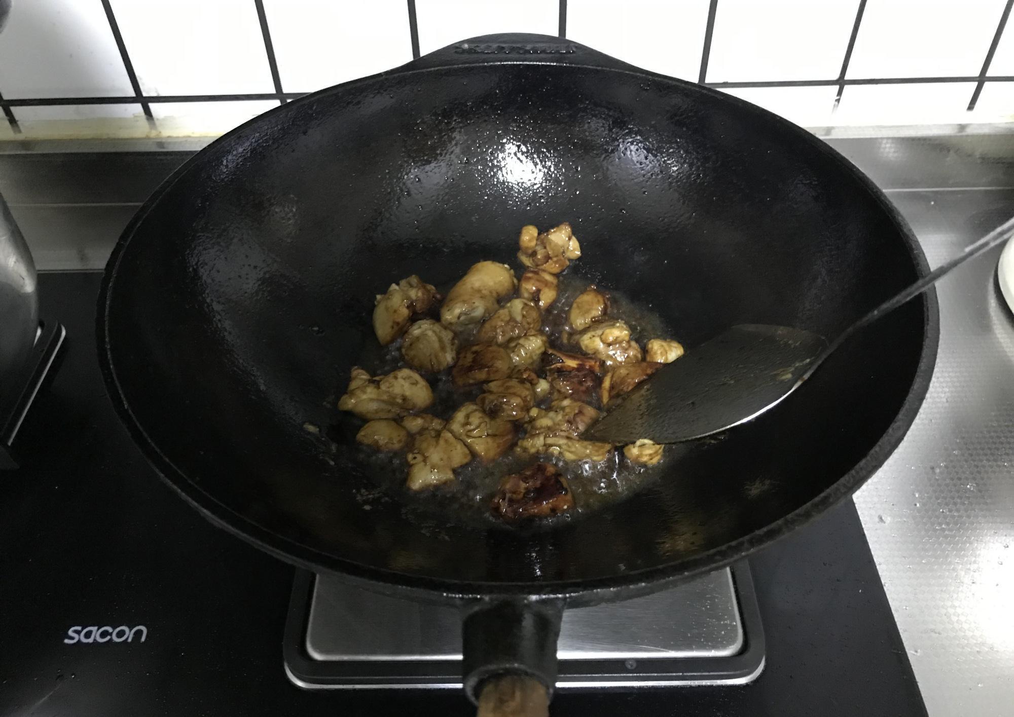 入秋后，吃猪肉牛肉，不如多吃它，营养全面还便宜，人人吃得起