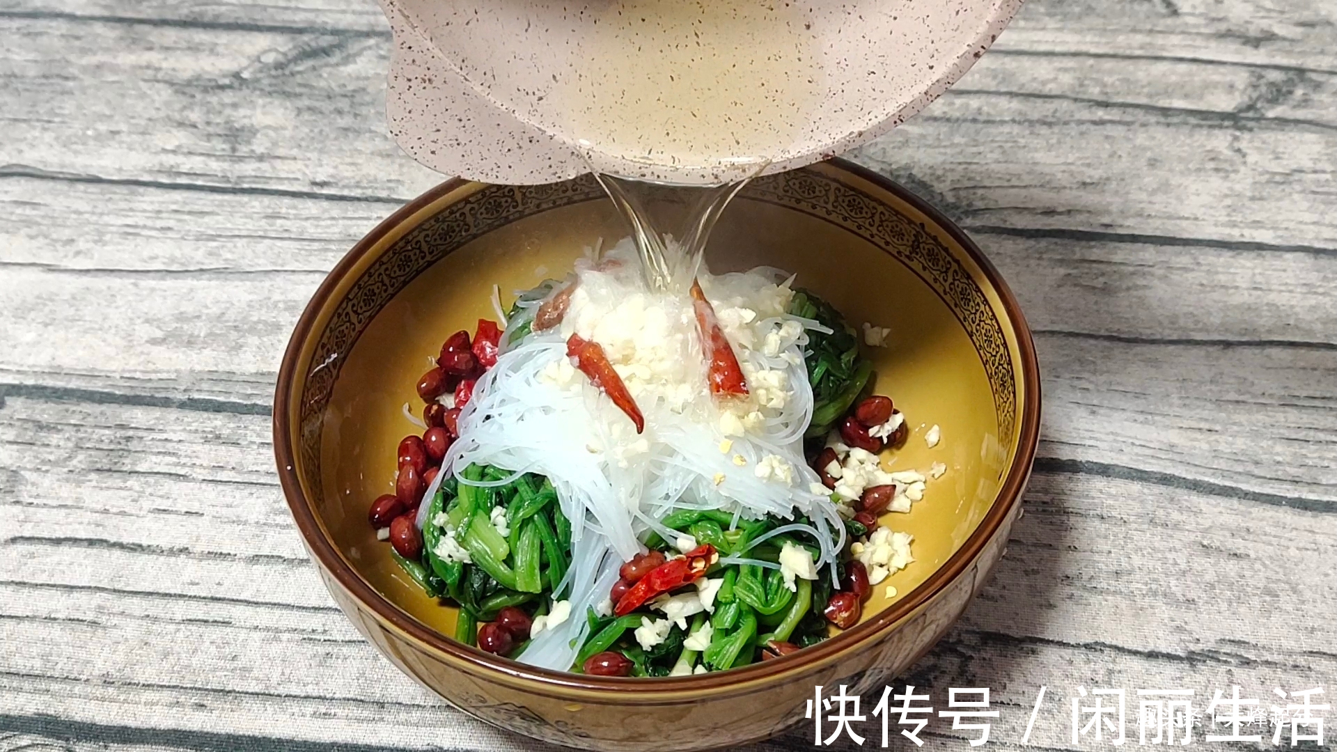 菠菜|凉拌菠菜好吃有诀窍,开胃又下饭,比饭店的还好吃