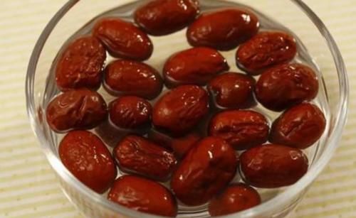 2岁宝宝最容易缺的不是钙，而是它，这样吃能够补回来