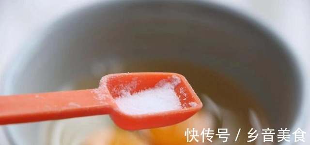 蒸鸡蛋，不加水加“它”，鸡蛋嫩滑如布丁还特营养，早了解早受益！