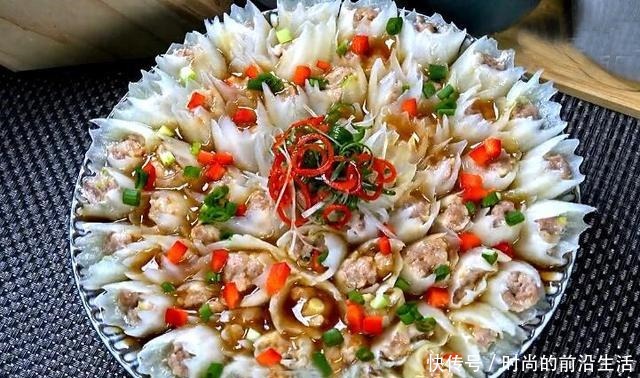 我家年夜饭必备的一道菜“花开富贵”,寓意富贵吉祥,好吃好看