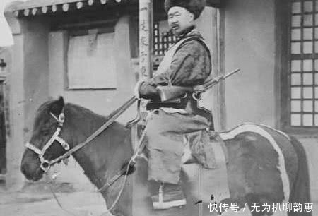 戎装|清末老照片,图五是袁世凯在朝鲜时的戎装照,英姿飒爽