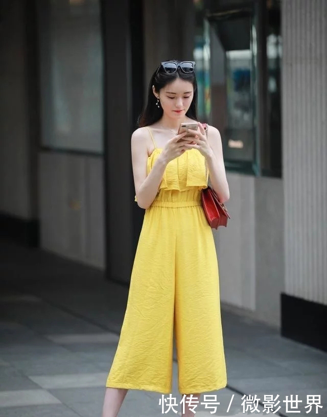 极具设计感的阔腿裤,满足了美女们对裤子出彩的要求