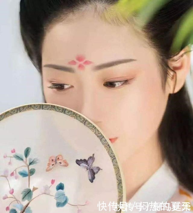 人际交往@俗语“树怕三摇,女怕三撩”,三撩是啥老祖宗教我们追女孩技巧